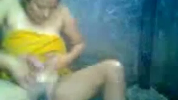 Chunky and busty bhabhi lady in the shower on webcam