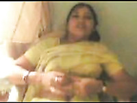Chubby Indian housewife eagerly blows dick of her hubby