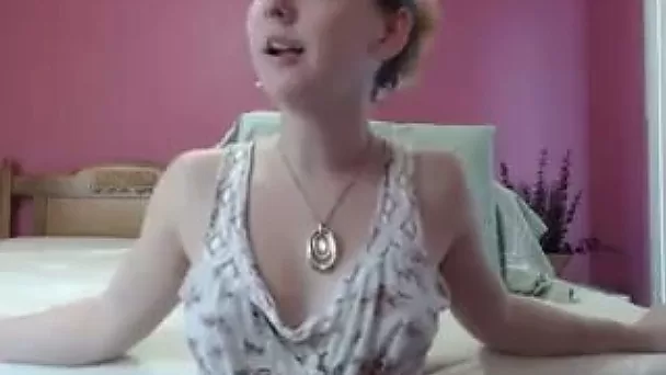 Pale buxom and all nude webcam girlie used dildo for her wet pussy