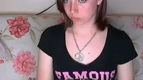 Ordinary looking webcam shamale flashed her ass and cock