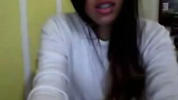 Long haired kinky Colombian chick just bragged of her kissable lips