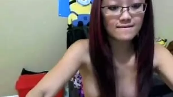 Slutty nerdy Asian webcam chick showed me the way she masturbated