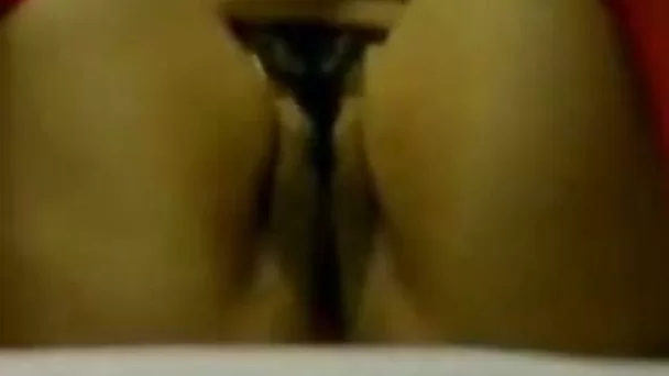 Big breasted and bootylicious amateur webcam nympho rubs her kitty