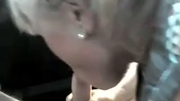 Blond haired cheap amateur slut gave me a nice BJ in my car