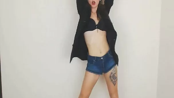 Gorgeous Brunette Intense Dildo Fucking