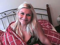 Busty and juicy blonde teenie on the bed in the morning