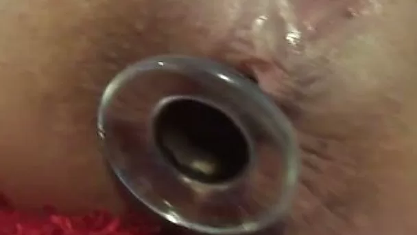 Playing with a buttplug in hot closeup clip