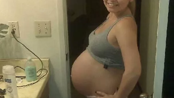Real Amateur Preggo Hoes!