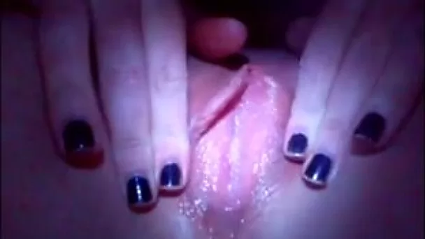 I share minutes of pleasure with all of you while masturbating