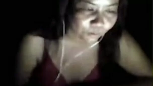 Nasty Filipina Milf shows me her tits in skype