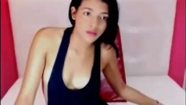 Pretty teen playing with her muff for me on a web camera