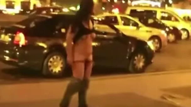 I am one of those chicks who likes to show off in public