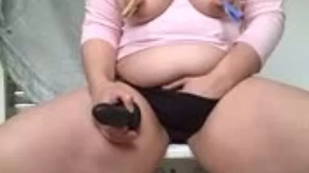 BBW neighbour pins her nipples and pussy lips with clothing pegs