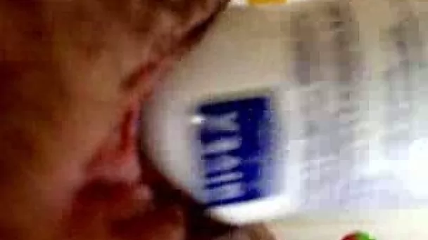 Shaving foam tube hardly penetrates my hairy pussy