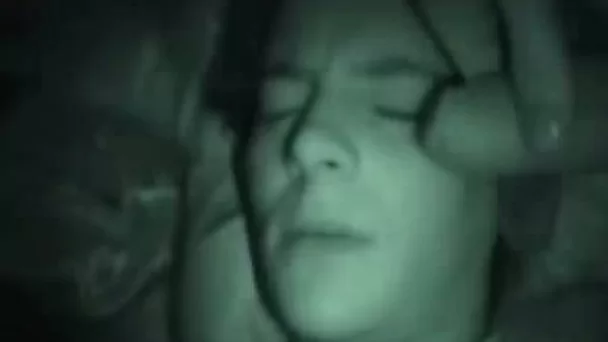 Sleepy 18 yo girlfriend takes facial from me - homemade vid from 2007
