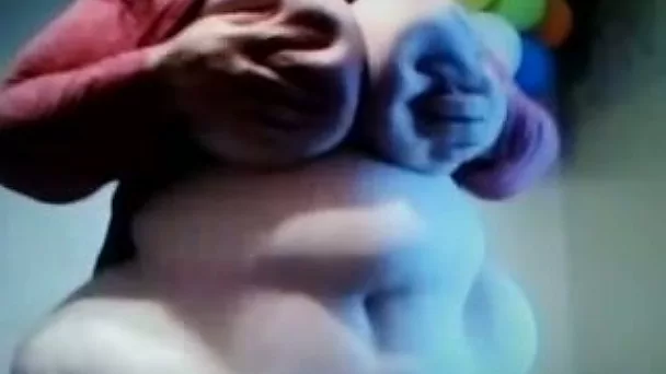 SSBBW amateur webcam bitch flashed her really disgusting huge ass