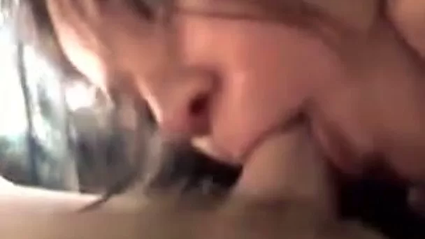 Dark haired chick gives her BF a really nice blowjob in sex tape