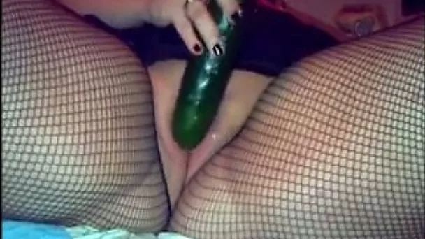 I love to eat and I feed my vagina with a cucumber