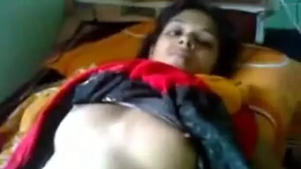 Kinky brunette amateur Bangla Desi brunette chick sucks her man's dick