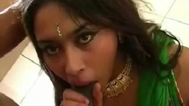 Mesmerizing brunette Indian babe doing really well in blowjob
