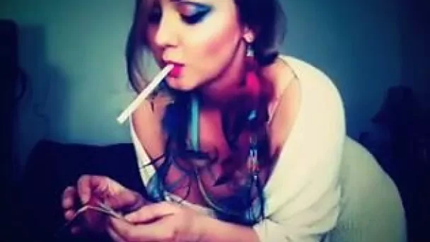 Sexy amateur webcam babe smoked and worked for me on webcam