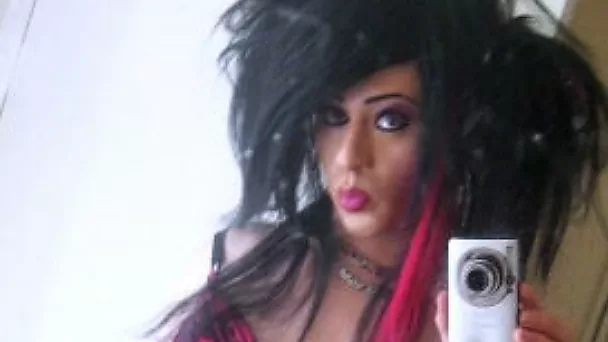 Teen Amateur Traps and Hot Crossdressers!