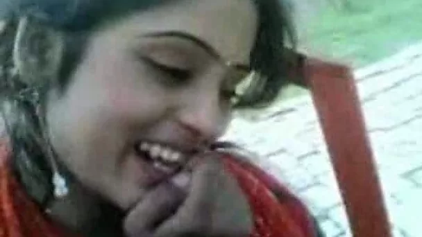 Young Bangladeshi girlfriend flashes her boobies on camera