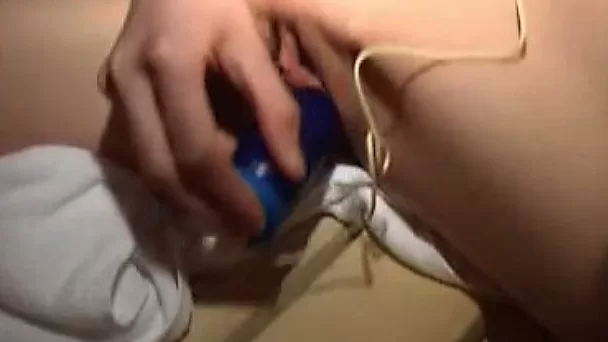 Playful brunette sexpot pokes her snapper with dildo in sauna