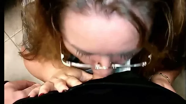 Happy nerdy dyed haired amateur chick greedily sucked her lollicock