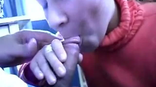 Amateur natural chick is really busy with blowing my sloppy fat cock