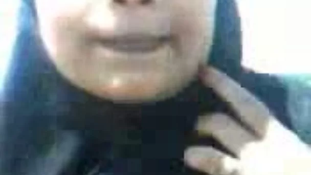 Kinky amateur hijab Bangladeshi nympho provided her man with a blowjob
