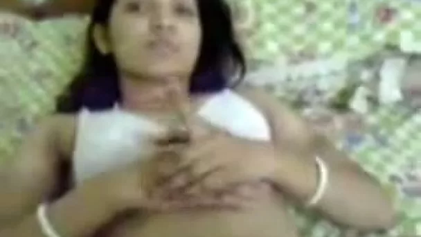 Amateur Indian big bottomed housewife gets her hairy pussy teased
