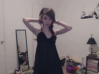 Skinny camwhore reveals her naked body in a sexy lascivious manner
