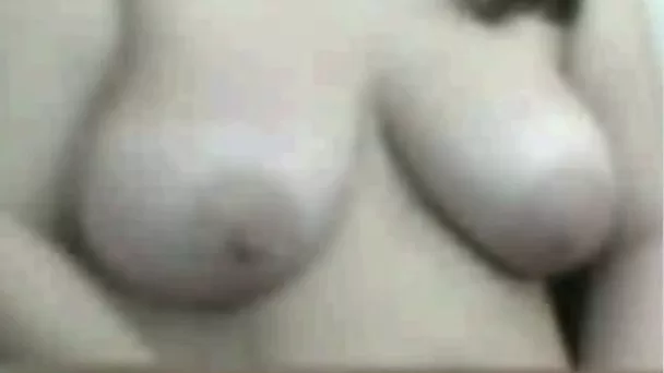 Amateur webcam black head did not mind showing off her booty to me