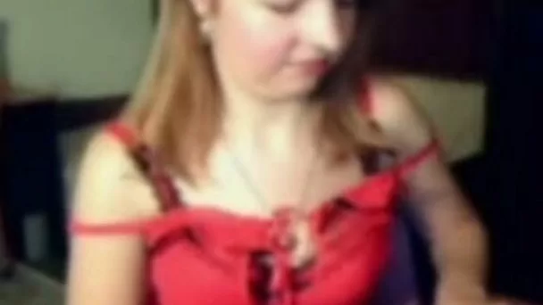 Red haired bitch fingering wet vagina on webcam session