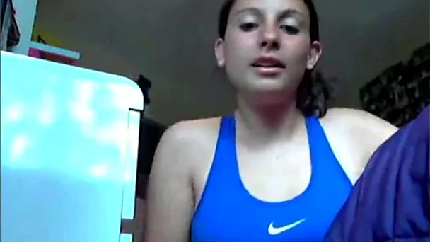 Sporty fuck buddy showing her asshole in closeup shot