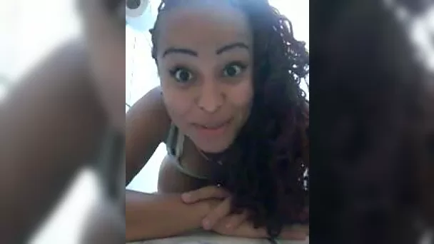 Curvy ebony girl stretching her butt hole with fingers in closeup video