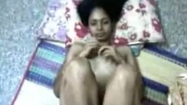 Lustful Indian whore serving her pussy for hard pounding