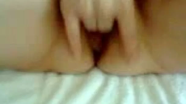 Torrid amateur webcam nympho was rubbing her nice moist pussy