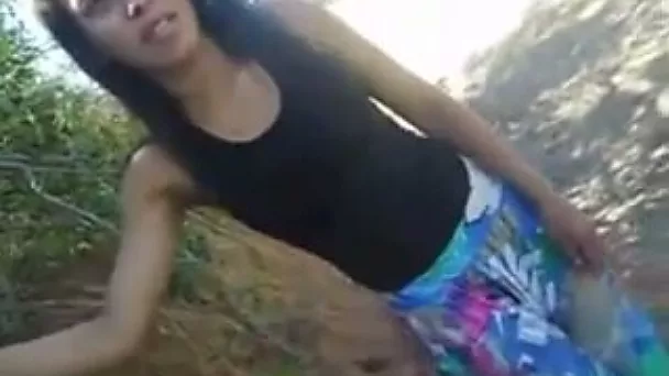 Amateur brunette bitch was picked up and agreed to suck dick outdoors