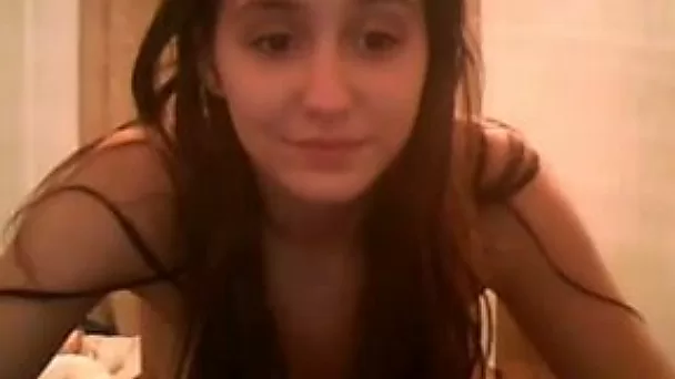 Stunning brunette Bulgarian webcam babe was kinda playing with her BF