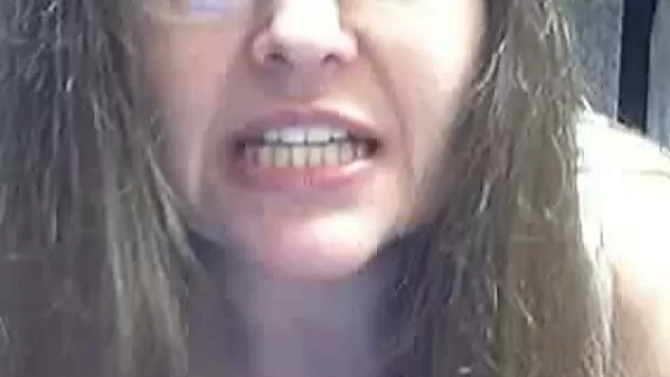 48 yo mature whore has no problem masturbating for me on cam