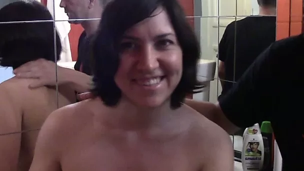 Couple goes wild in a hot bath