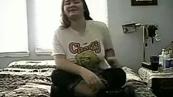 Amateur white BBW girlfriend with hairy snapper filmed on cam