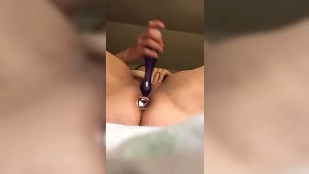 Plugged my butthole with a diamond toy and tease my pussy on webcam