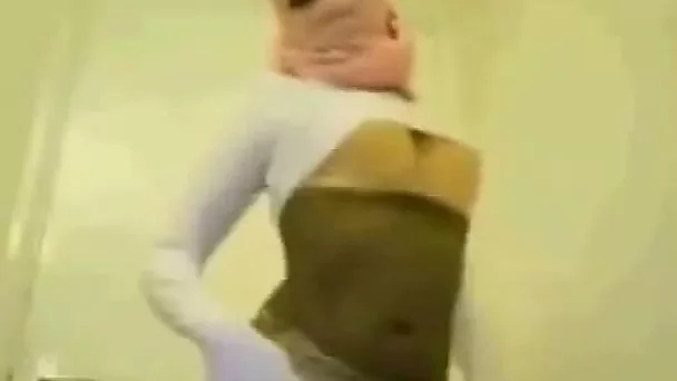 Arab busty babe in hijab dancing erotically on webcam