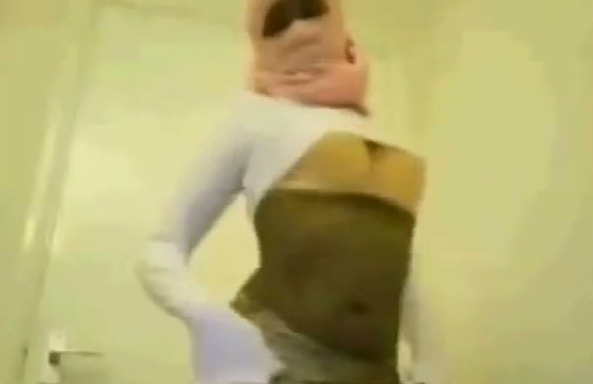 Arab Busty Babe In Hijab Dancing Erotically On Webc
