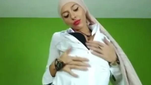 Kinky and hot sassy brunette Arab babe on webcam solo