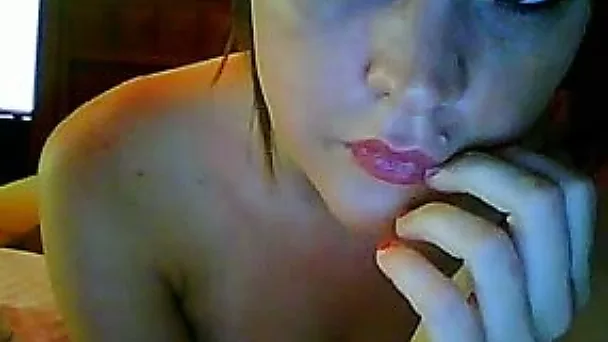 I enjoy chatting with extremely sexy brunette chick