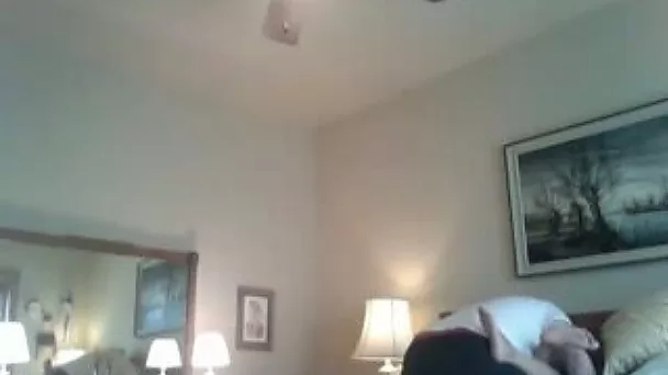 My sexy curvy gf gives me head and tries anal beads